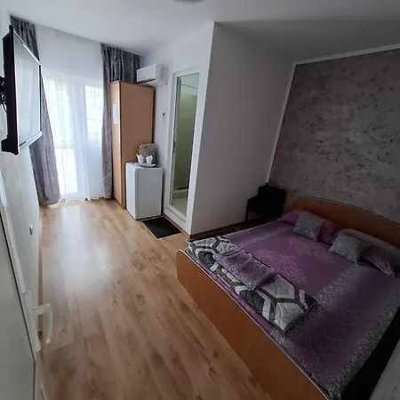 Casa Cristi Pensión *